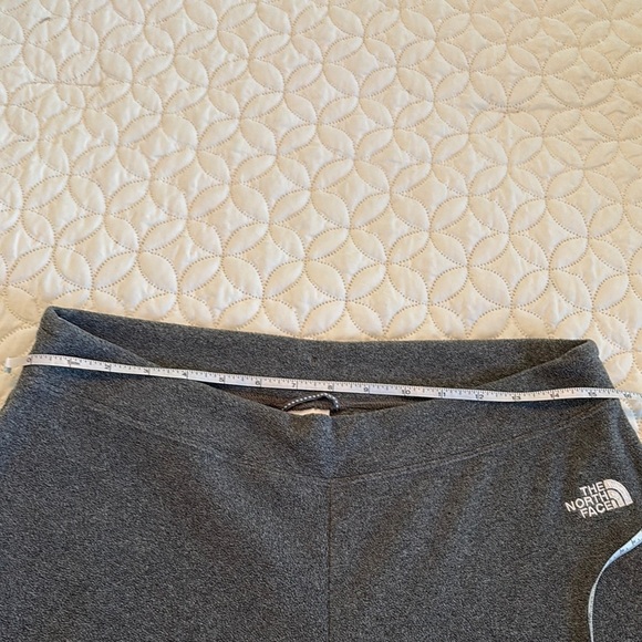 The North Face TKA100 Charcoal Fleece Pants for Cold Weather Wear Generous Med - Picture 9 of 14